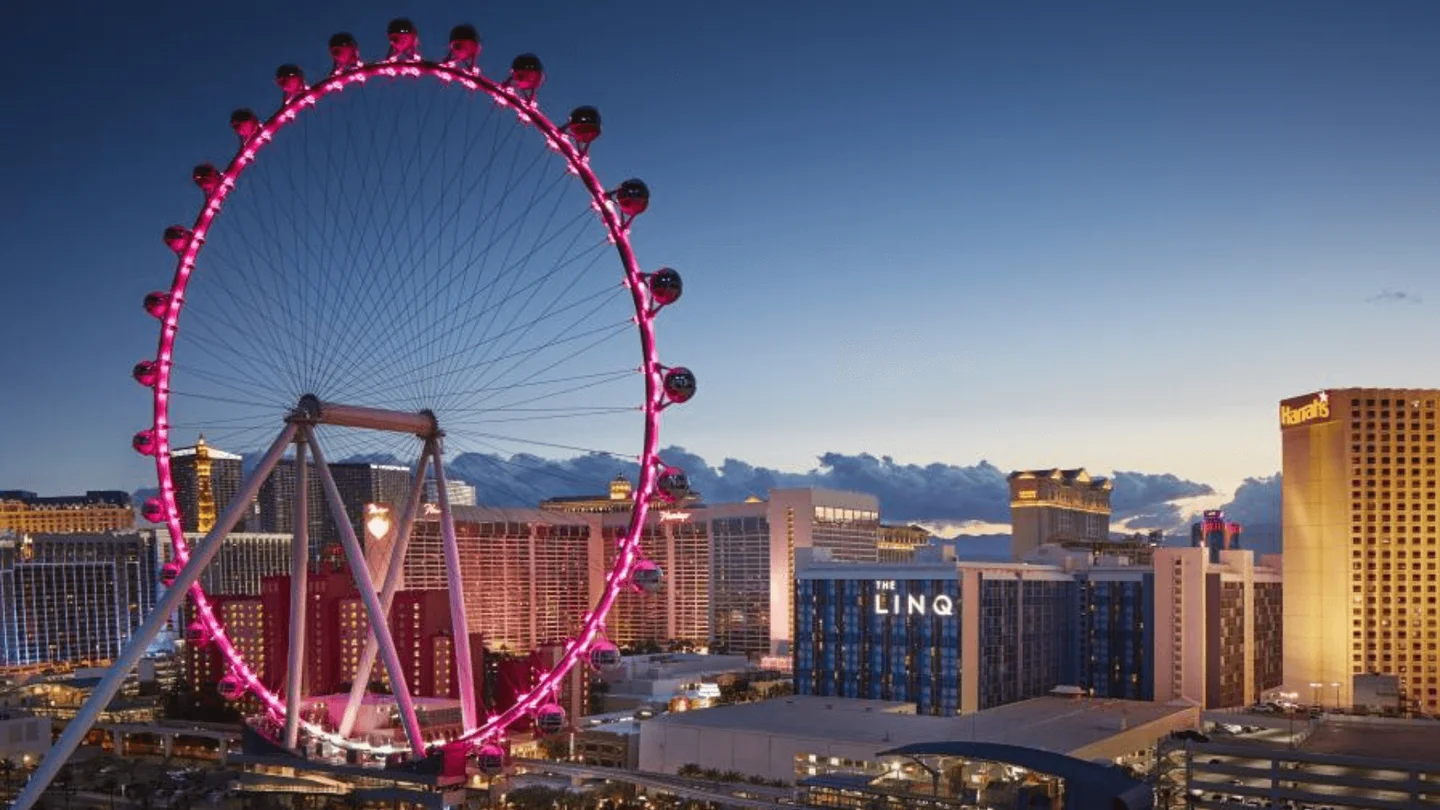High Roller observation wheel above the LINQ Promenade at dusk